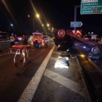 beykozda-tem-otoyolunda-panelvana-carpan-otomobil-bariyere-saplandi-1-olu-2-yarali-tKRwJJ7R.jpg