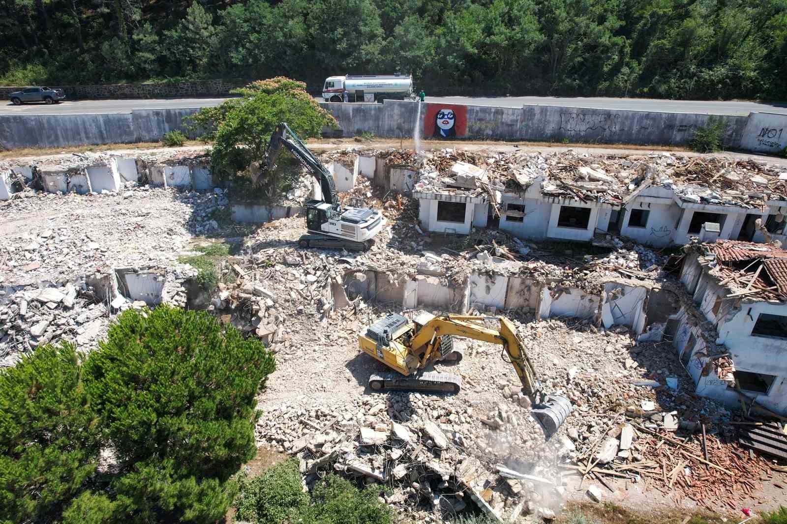 beykozdaki metruk otel yikiliyor yerine genclik kampi yapilmasi planlaniyor 4 mH53YCsb