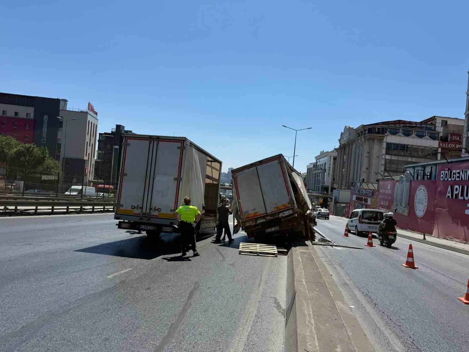 beylikduzu e 5te trafigi kilitleyen kaza 1 LtUZTZkT