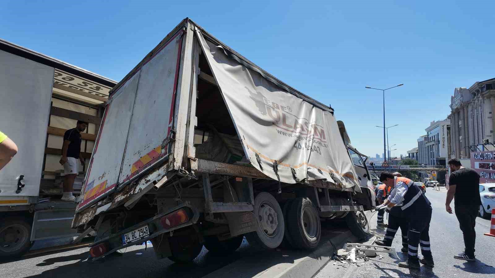 beylikduzu e 5te trafigi kilitleyen kaza 3 5IOPDJB9