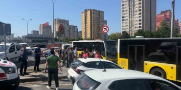 beylikduzunde-2-iett-ozel-halk-otobusu-carpisti-2-yarali-136qhYQ7.jpg