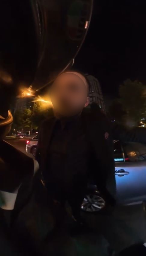beylikduzunde arac surucu motosikletliye saldirdigi anlar kamerada 2 aeuu61yB