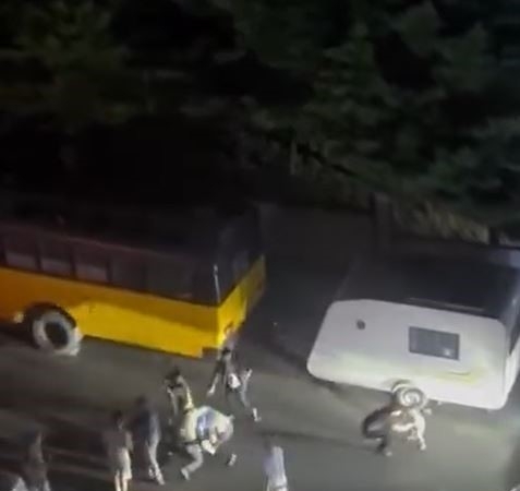 beylikduzunde-cocugunun-gozu-onunde-tekme-tokat-dovuldu-UgXFSRuN.jpg