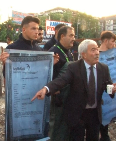 beylikduzunde-esnaf-ile-zabita-karsi-karsiya-geldi-gergin-anlar-yasandi-RsPV3tC2.jpg