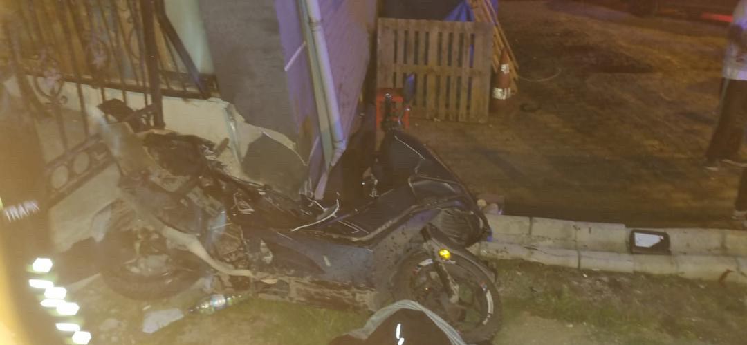 beylikduzunde feci kaza 19 yasindaki motosikletli hayatini kaybetti 0 raRZlnaT