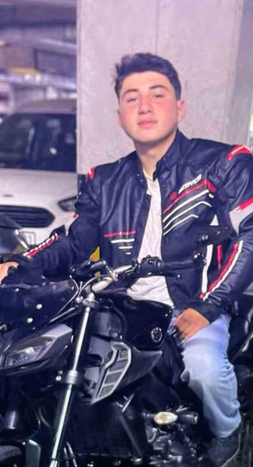 beylikduzunde feci kaza 19 yasindaki motosikletli hayatini kaybetti 1 UlOXgftM