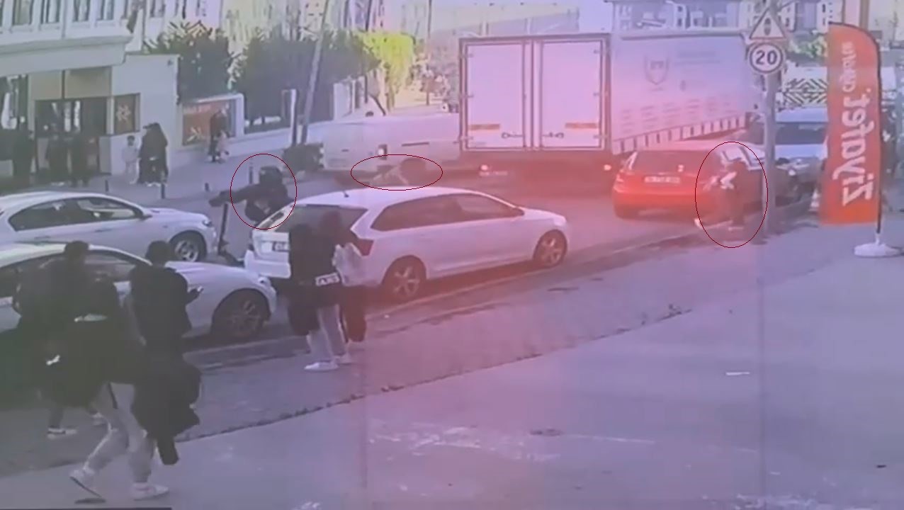 Beylikdüzü’nde okul çıkışında dehşeti yaşadılar: Ters yönden gelen scooter, kadına ve çocuğa çarptı; o anlar kamerada 6 beylikduzunde okul cikisinda dehseti yasadilar ters yonden gelen scooter kadina ve cocuga carpti o LDaKVv3D