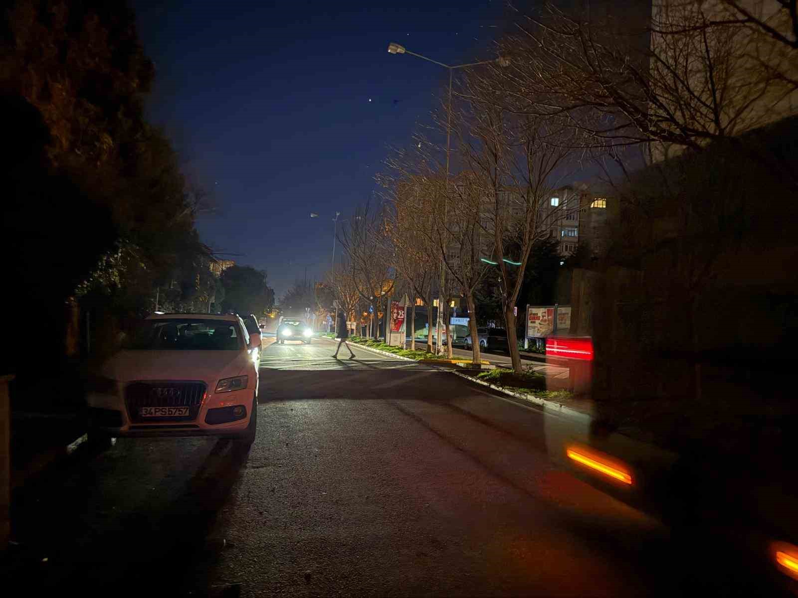 beylikduzunde sokak aydinlatmalarina bakim yapilmiyor 0 baBp4hhv