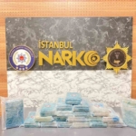beylikduzunde-taksinin-bagajindaki-valizde-23-kilogram-kokain-bulundu-4-gozalti-rYasiIBc.jpg