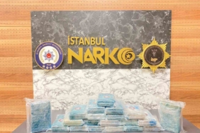 beylikduzunde-taksinin-bagajindaki-valizde-23-kilogram-kokain-bulundu-4-gozalti-rYasiIBc.jpg