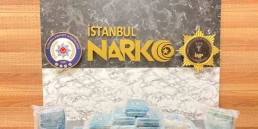 beylikduzunde-taksinin-bagajindaki-valizde-23-kilogram-kokain-bulundu-4-gozalti-rYasiIBc.jpg