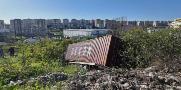 beylikduzunde-tir-kazasinda-faciadan-donuldu-EYnUPv6C.jpg