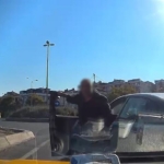 beylikduzunde-trafik-magandasi-taksicinin-onunu-kesip-aracini-yumrukladi-i7XkwuXQ.jpg