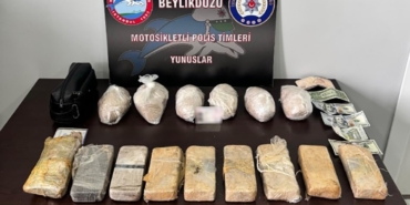 beylikduzunde-uyusturucu-sevkiyati-yapan-motosikletliye-suc-ustu-aFrkyqb5.jpg