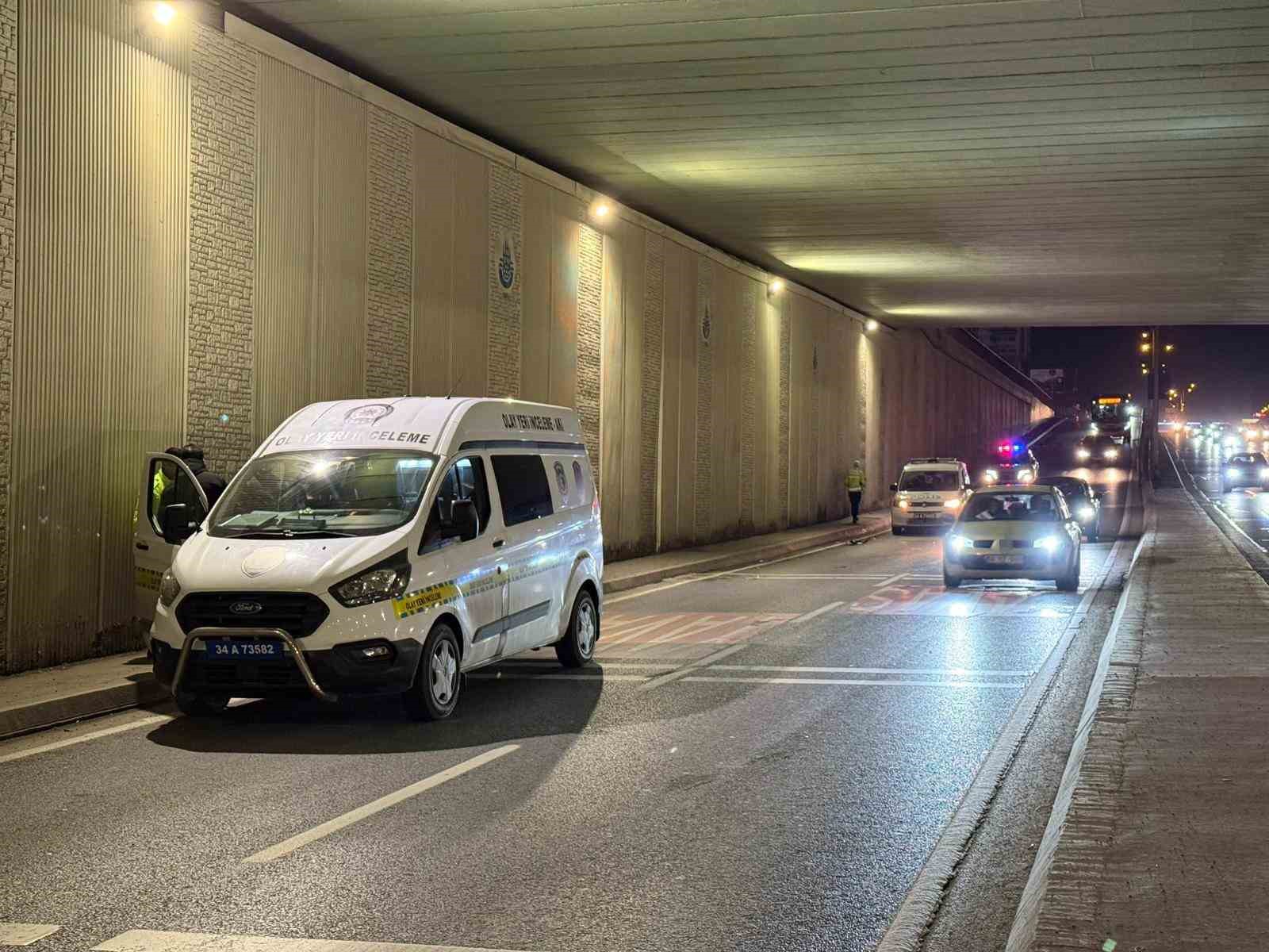 Beylikdüzü’nde yolun karşısına geçerken minibüsün çarptığı kadın öldü 4 beylikduzunde yolun karsisina gecerken minibusun carptigi kadin oldu 0 NUNvjWsf