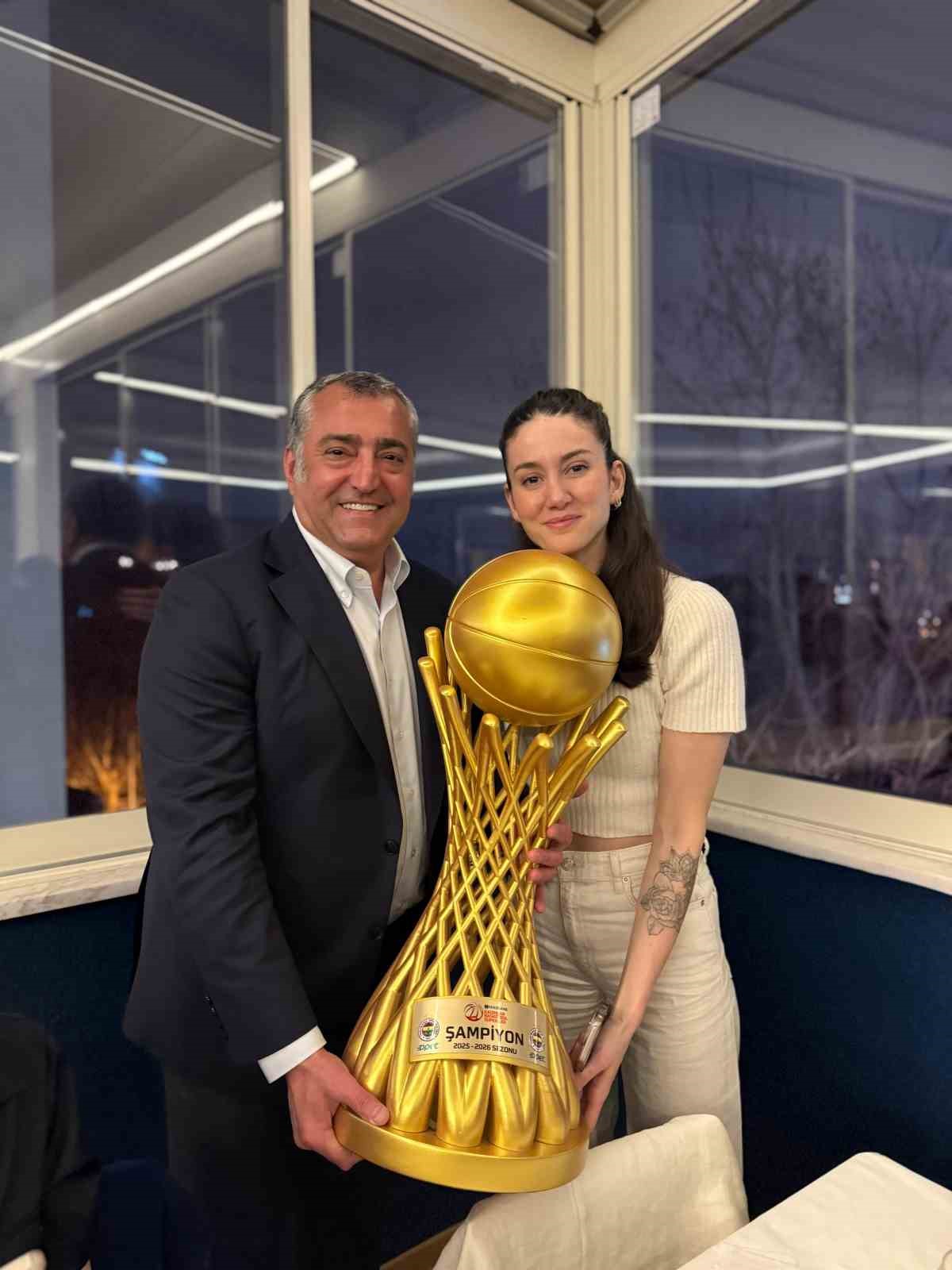 beyoglu fenerbahceliler dernegi sampiyonlari agirladi 1 9SZtvmeP