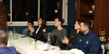 beyoglu-fenerbahceliler-dernegi-sampiyonlari-agirladi-dHdN6Du5.jpg
