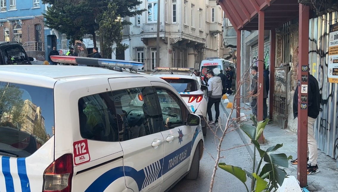 beyoglunda bir kisi apartman dairesinde olu bulundu 2 fATPP6WO