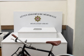 beyoglunda-bisiklet-calan-hirsiz-kamerada-TbBelXC5.jpg