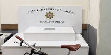 beyoglunda-bisiklet-calan-hirsiz-kamerada-TbBelXC5.jpg