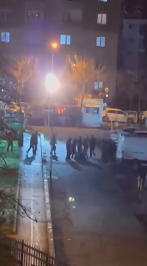 beyoglunda iki grup tekme tokat birbirine girdi 0