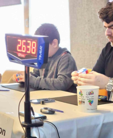 beyoglunda-ilk-kez-duzenlenen-rubik-kup-turnuvasi-buyuk-heyecana-sahne-oldu-7aaFA4jF.jpg