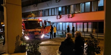 beyoglunda-otelde-cikan-yanginda-mahsur-kalan-3-kisi-ve-bir-kopek-kurtarildi-nmaf1hkM.jpg