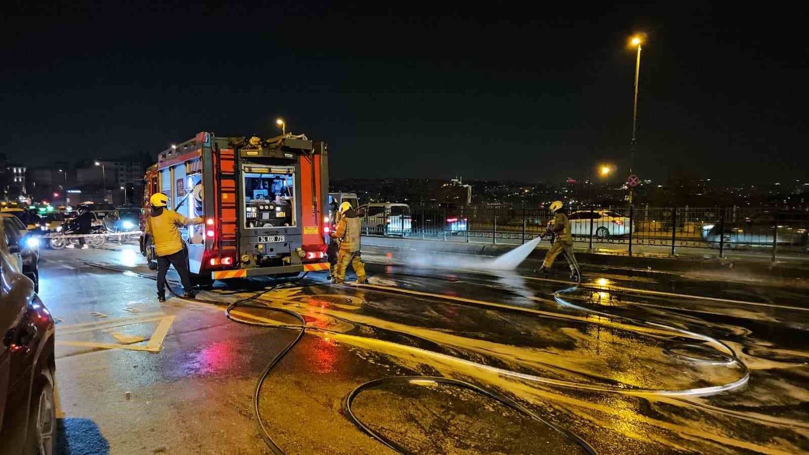 beyoglunda seyir halindeki ticari taksi alev alev yandi 9 TwULbnAr