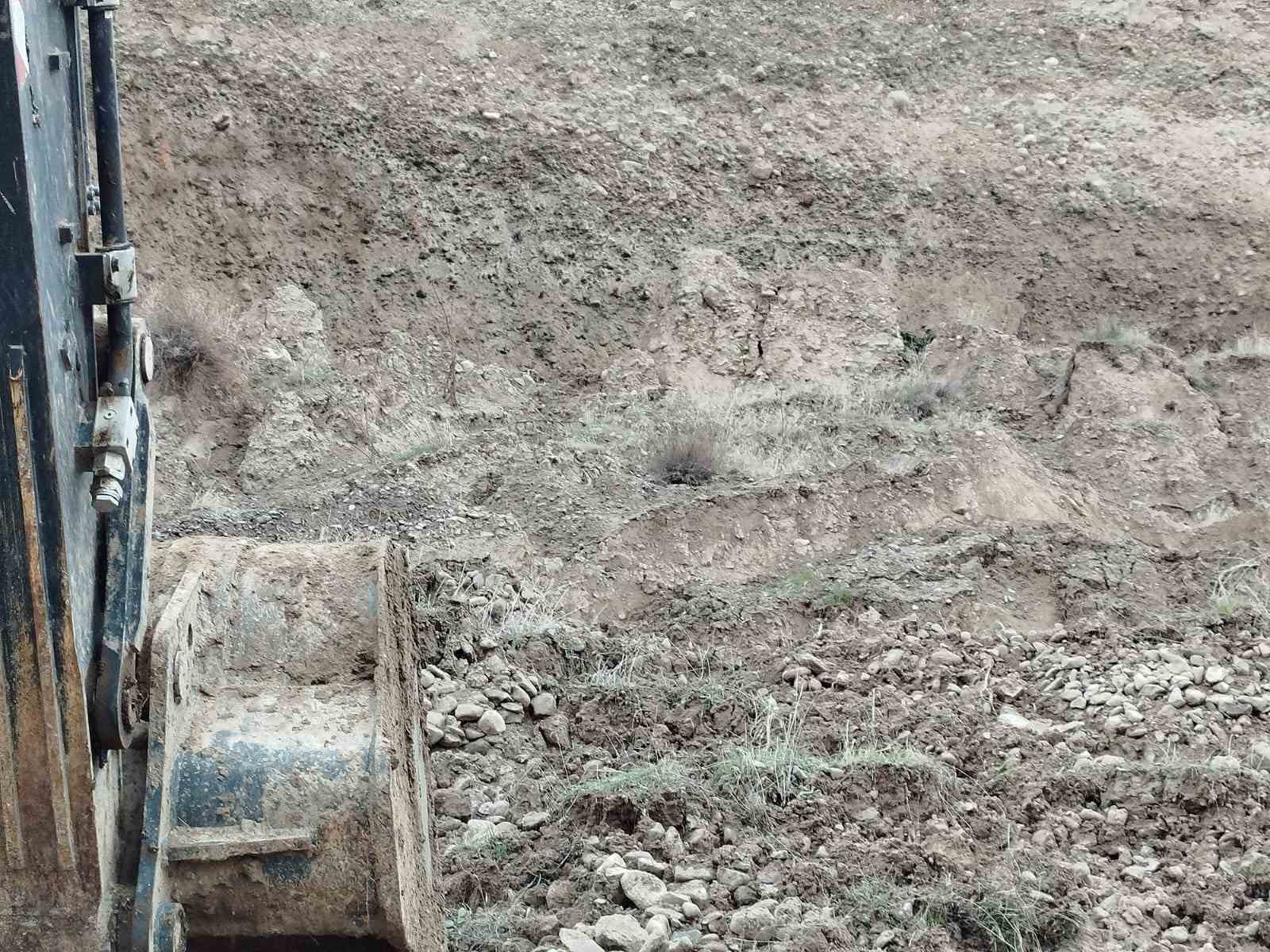 beypazari adaoren yolu heyelan nedeniyle trafige kapatildi 2 8T8cVHlP