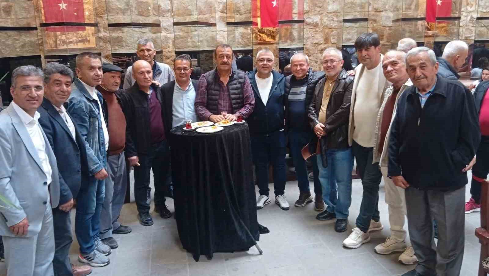 Beypazarı Belediye Spor’un 72. yılında efsaneler bir araya geldi 4 beypazari belediye sporun 72 yilinda efsaneler bir araya geldi 0 KkqPdS1P