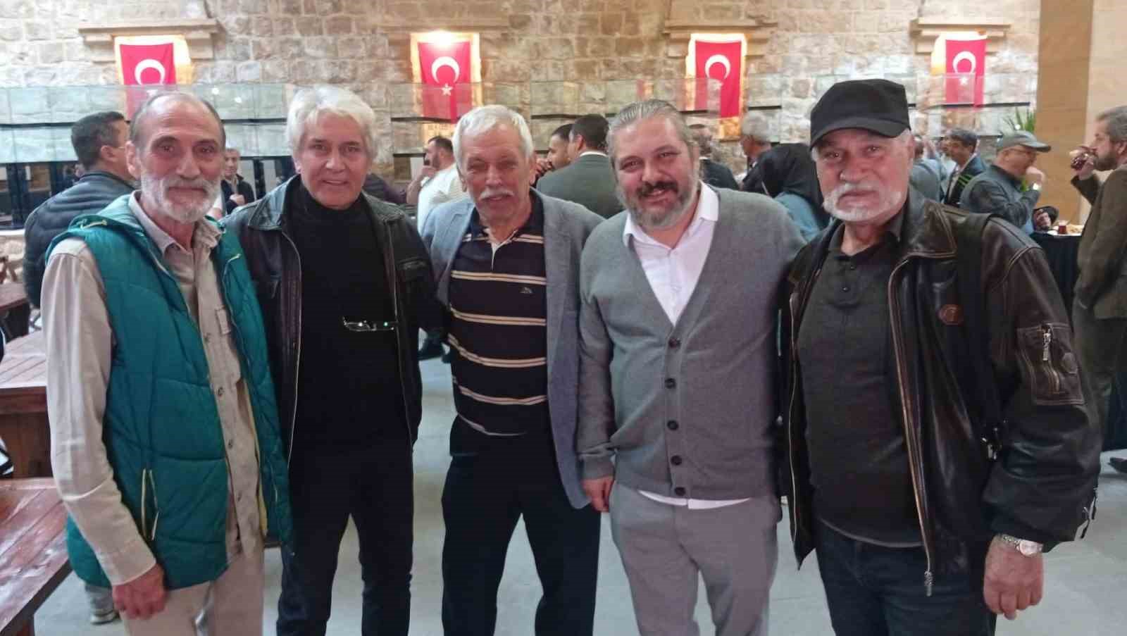 Beypazarı Belediye Spor’un 72. yılında efsaneler bir araya geldi 7 beypazari belediye sporun 72 yilinda efsaneler bir araya geldi 3