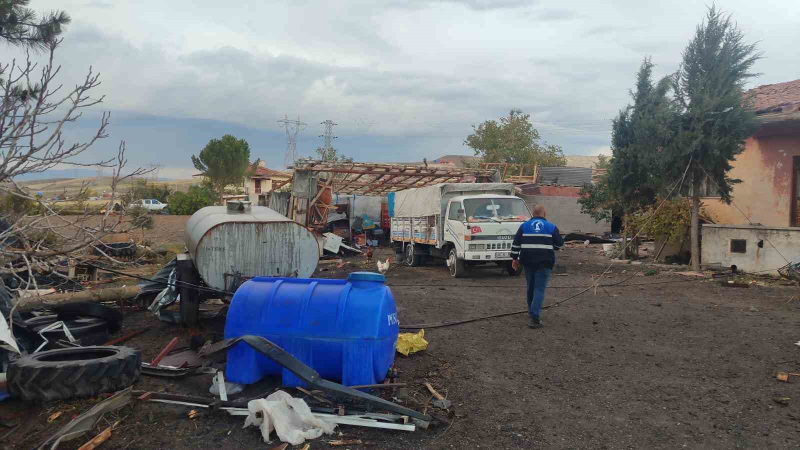 beypazarinda firtina catilari ucurdu 17 uqw5hQTB