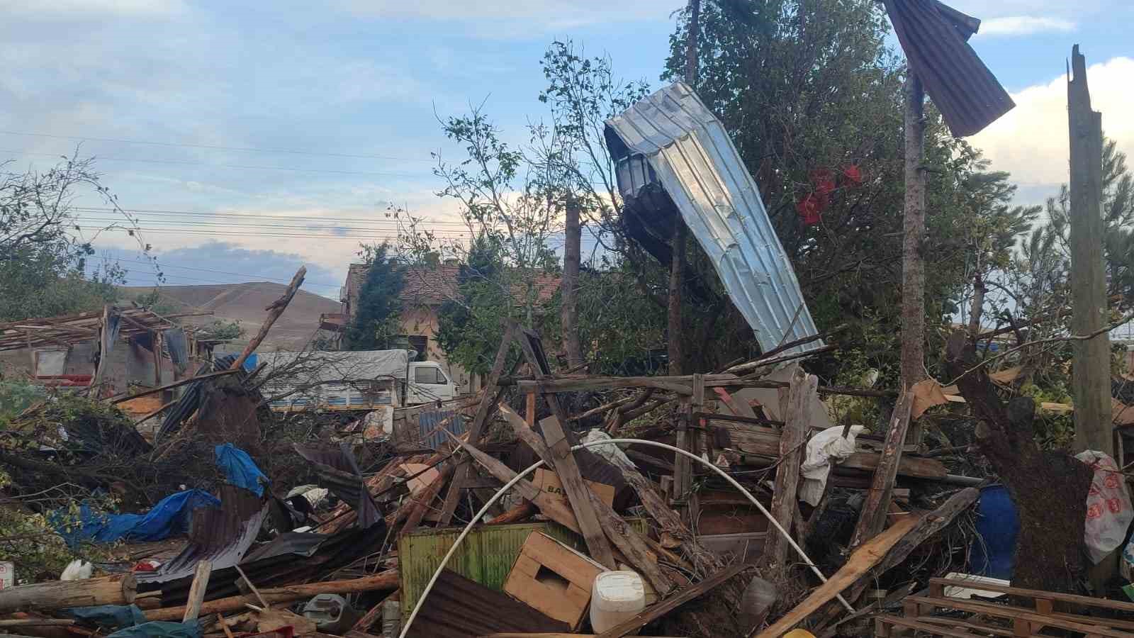 beypazarinda firtina catilari ucurdu 3 UgO1pjBX
