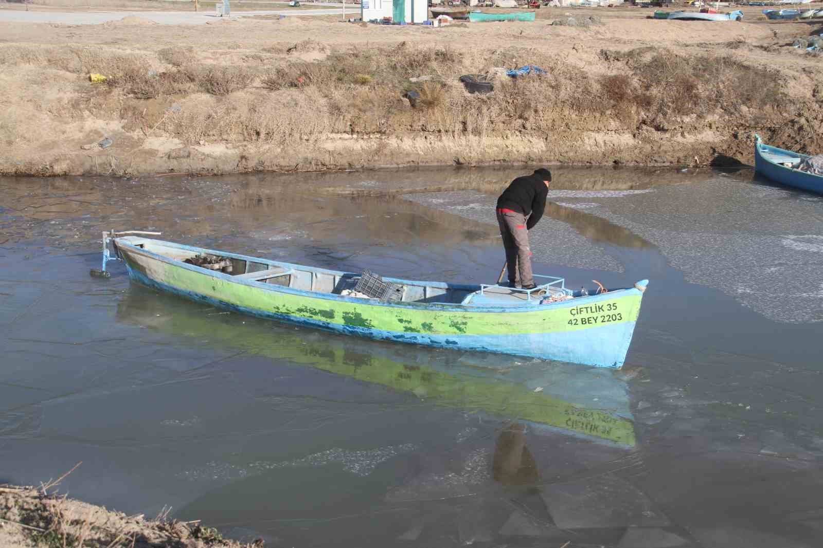 beysehir golunde balikcilarin buzla imtihani 7 yCnj243G
