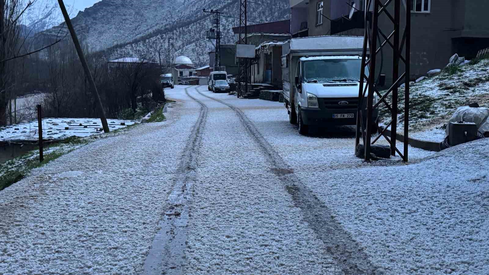 beytussebapta dolu yagisi her yeri beyaza burudu 0 E4c7EBqt