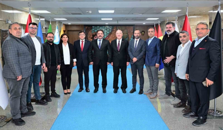 bgcden-bursa-emniyet-muduru-gokceye-ziyaret-1EBxxWvb.jpg