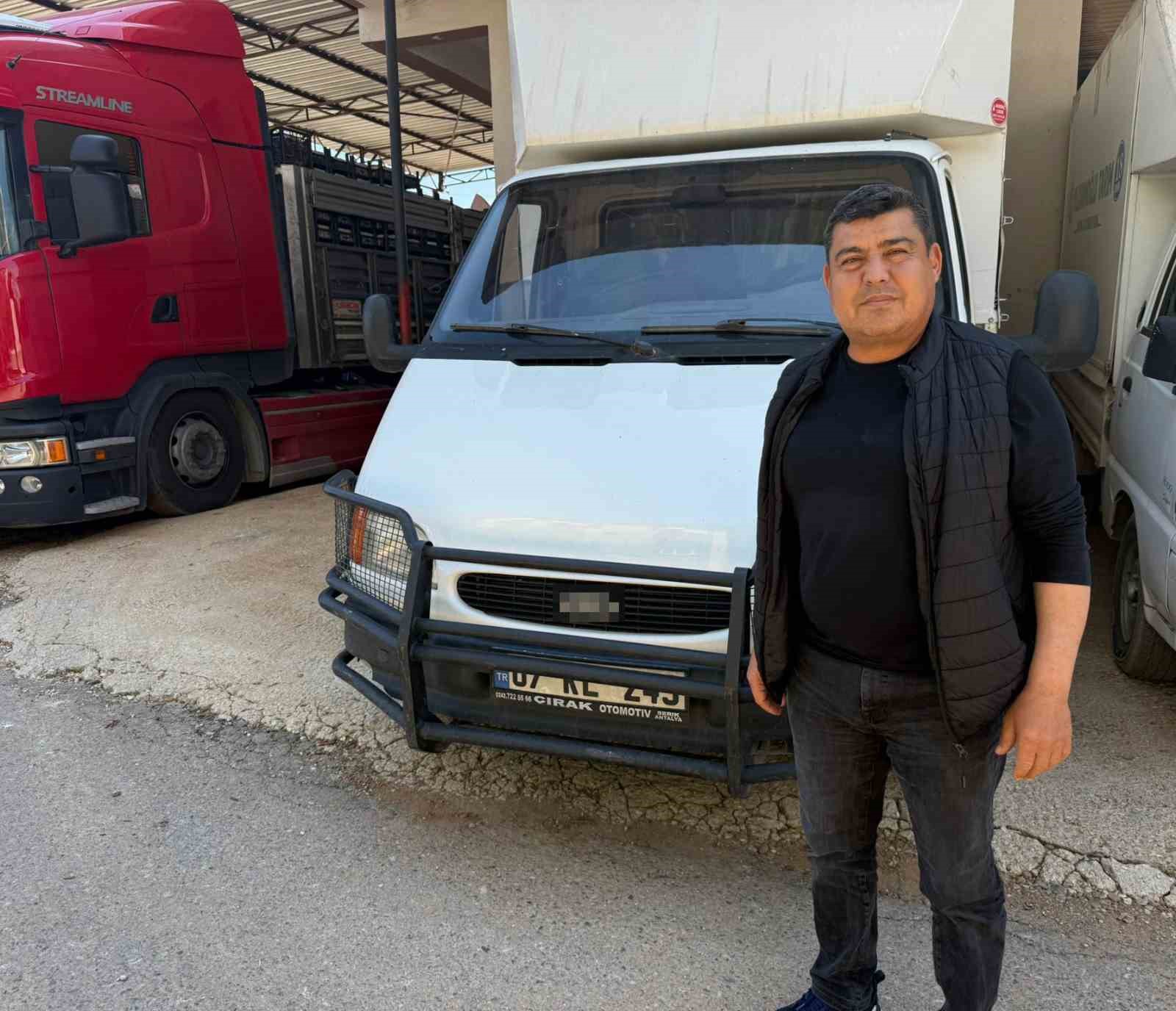 Biber yüklü kamyoneti çaldılar, biberleri satıp parasını harcayamadan yakalandılar 5 biber yuklu kamyoneti caldilar biberleri satip parasini harcayamadan yakalandilar 1 n1KkkQmD