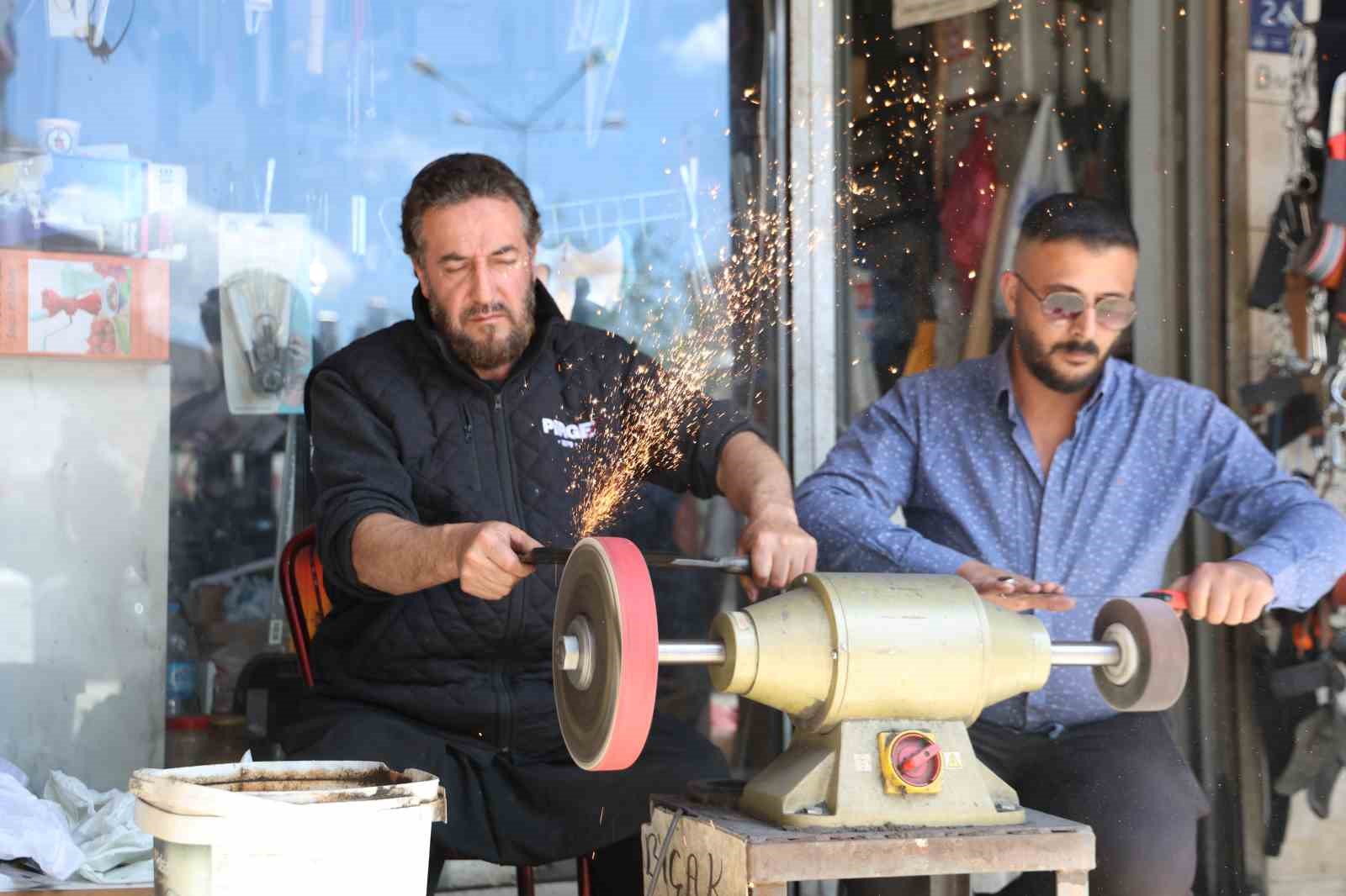 bicak bileme ustalarinin kurban bayrami yogunlugu basladi 1 Q8fHn9Hk