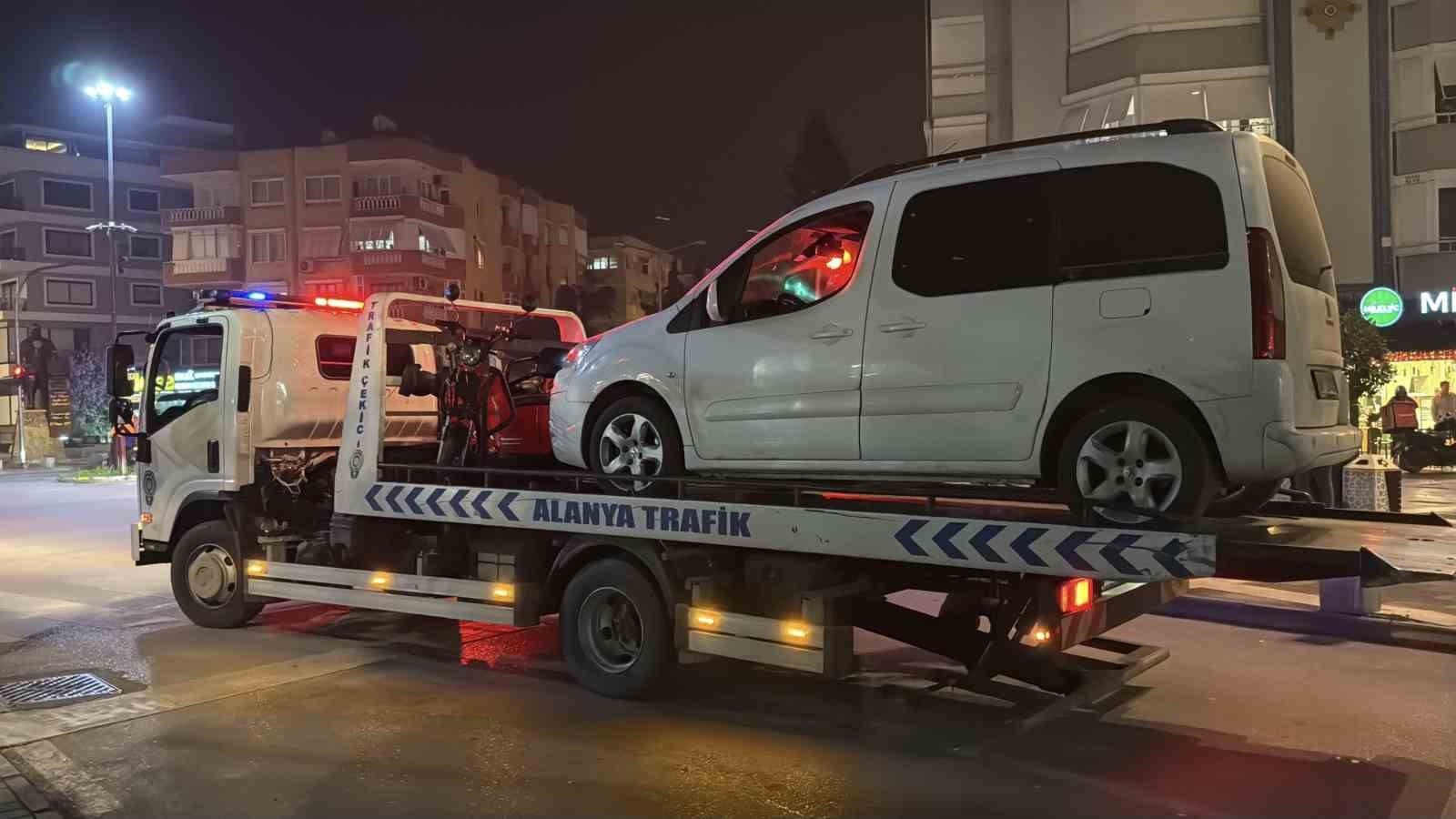 bicak ve zincirlerin kullanildigi kavganin suphelileri adliyeye sevk edildi 5 yGzs538S