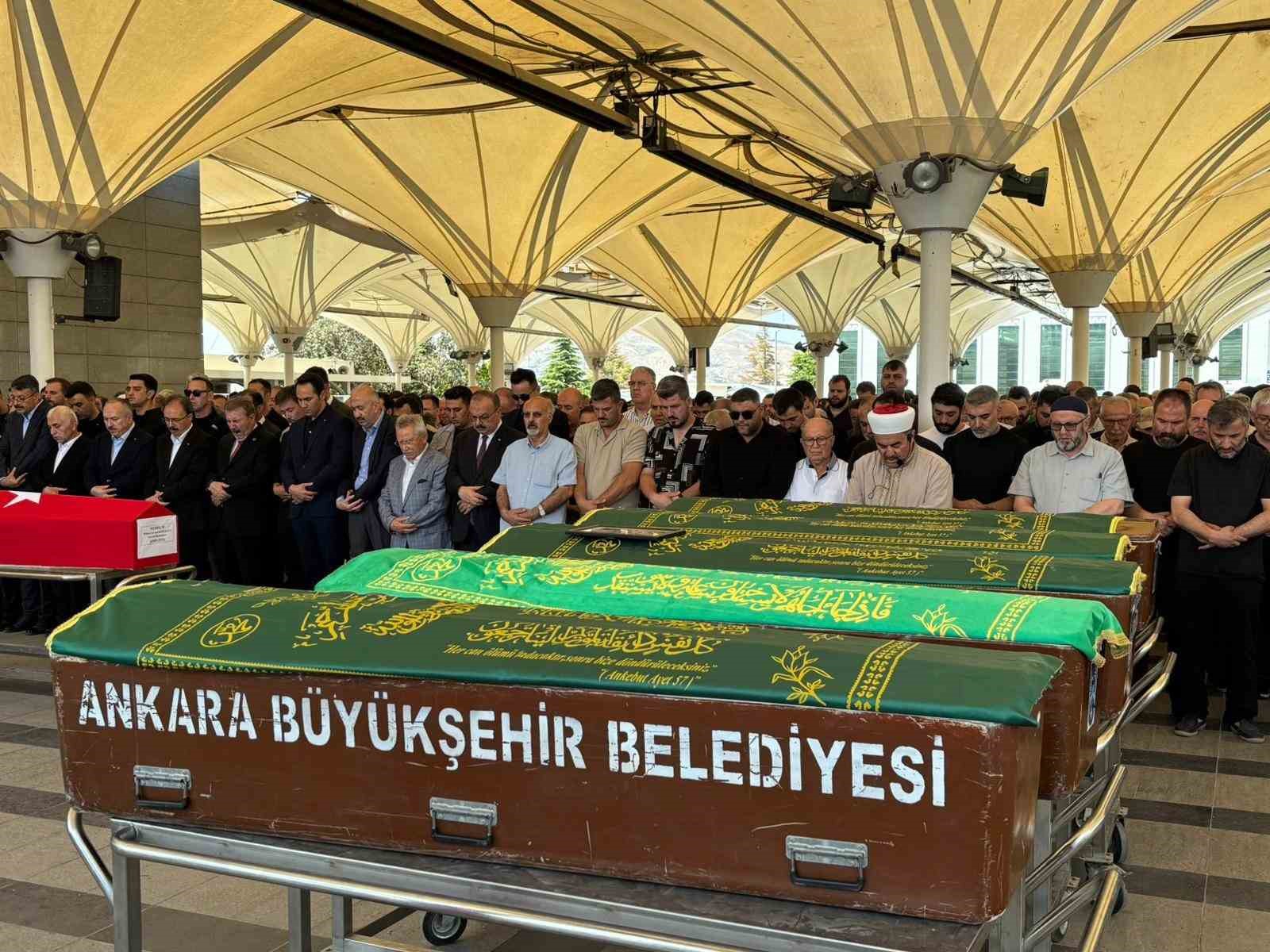 bicakla yaraladigi babasi tarafindan oldurulen saldirganin 8 farkli suctan kaydi oldugu ortaya cikti 1 8OGbLI1F