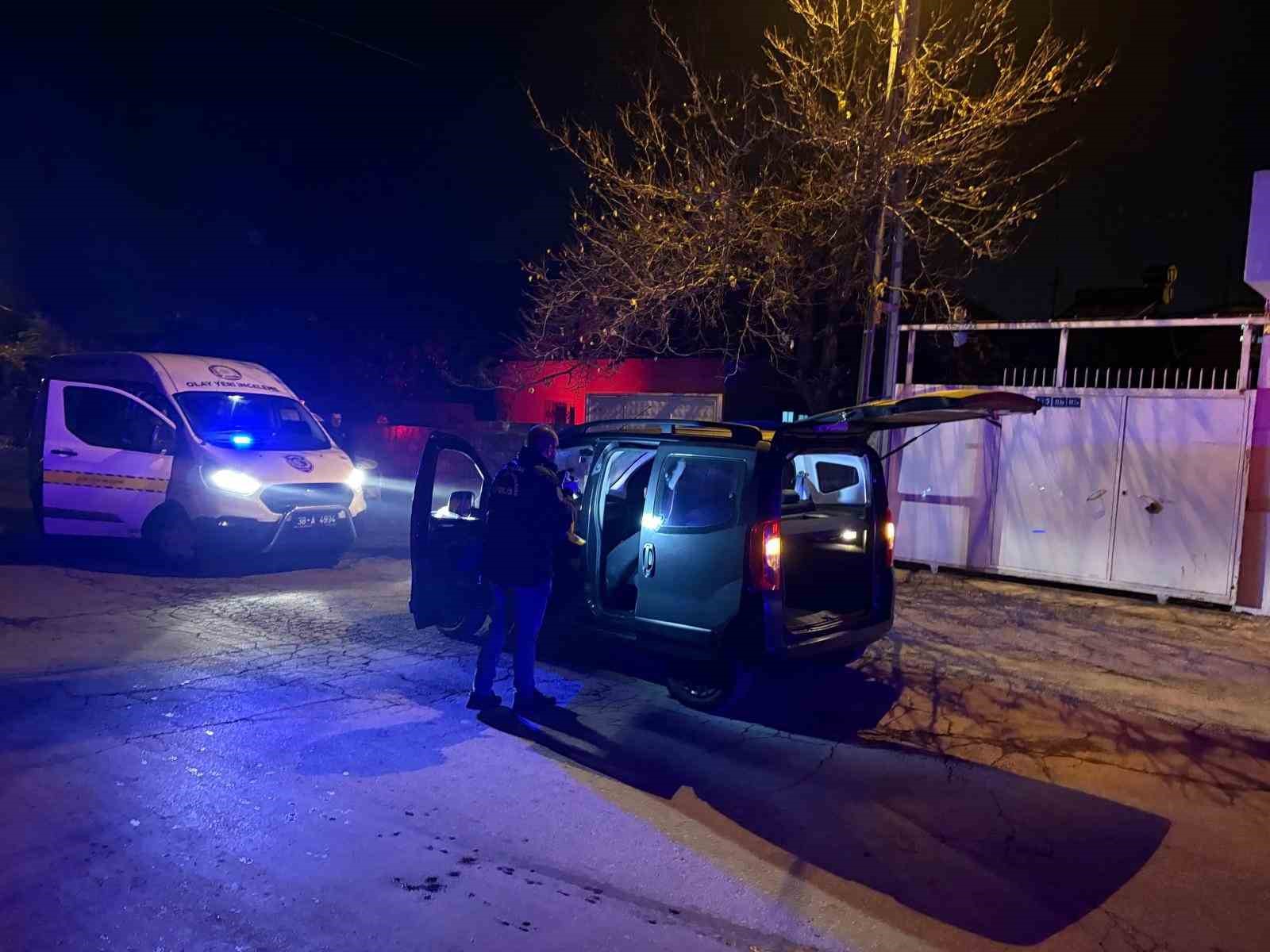 bicakla yaralanan sahis araciyla hastaneye gitmeye calisti 6 Sl1W46d1