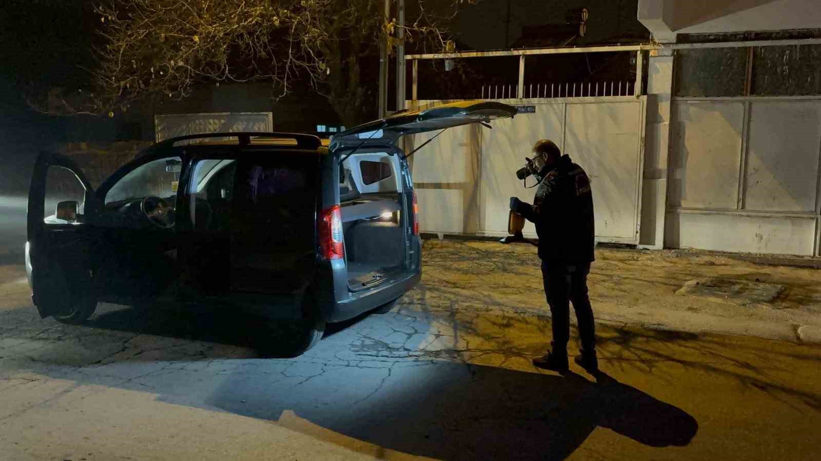 bicakla yaralanan sahis araciyla hastaneye gitmeye calisti 7 EJ9HyKSR
