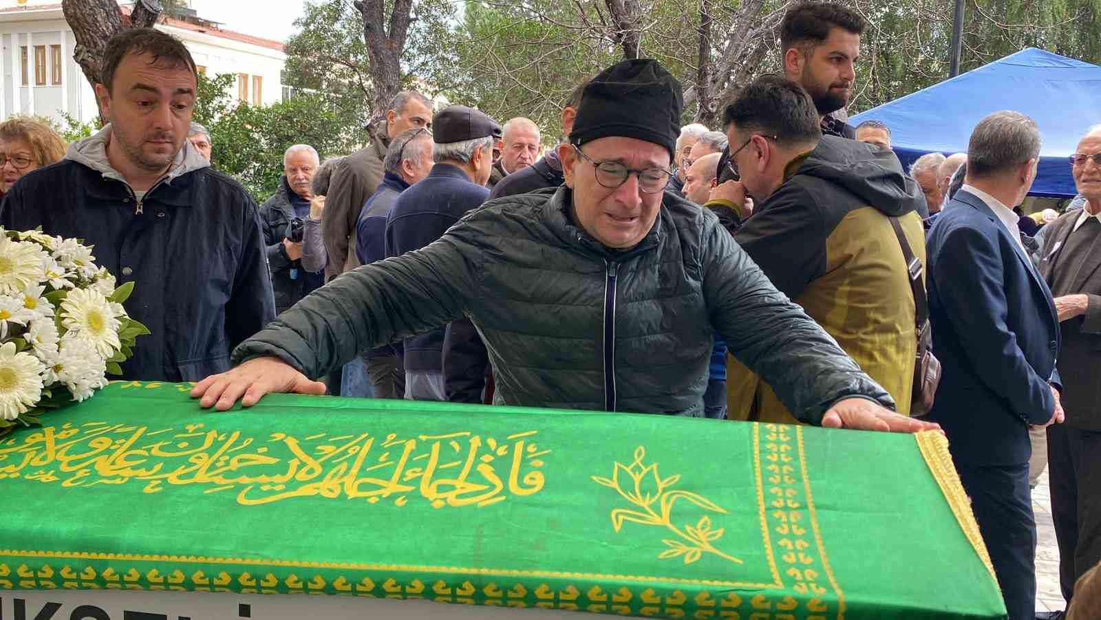 bicaklanarak oldurulen yasli cift son yolculuklarina ugurlandi 3 HNFmy1Ve