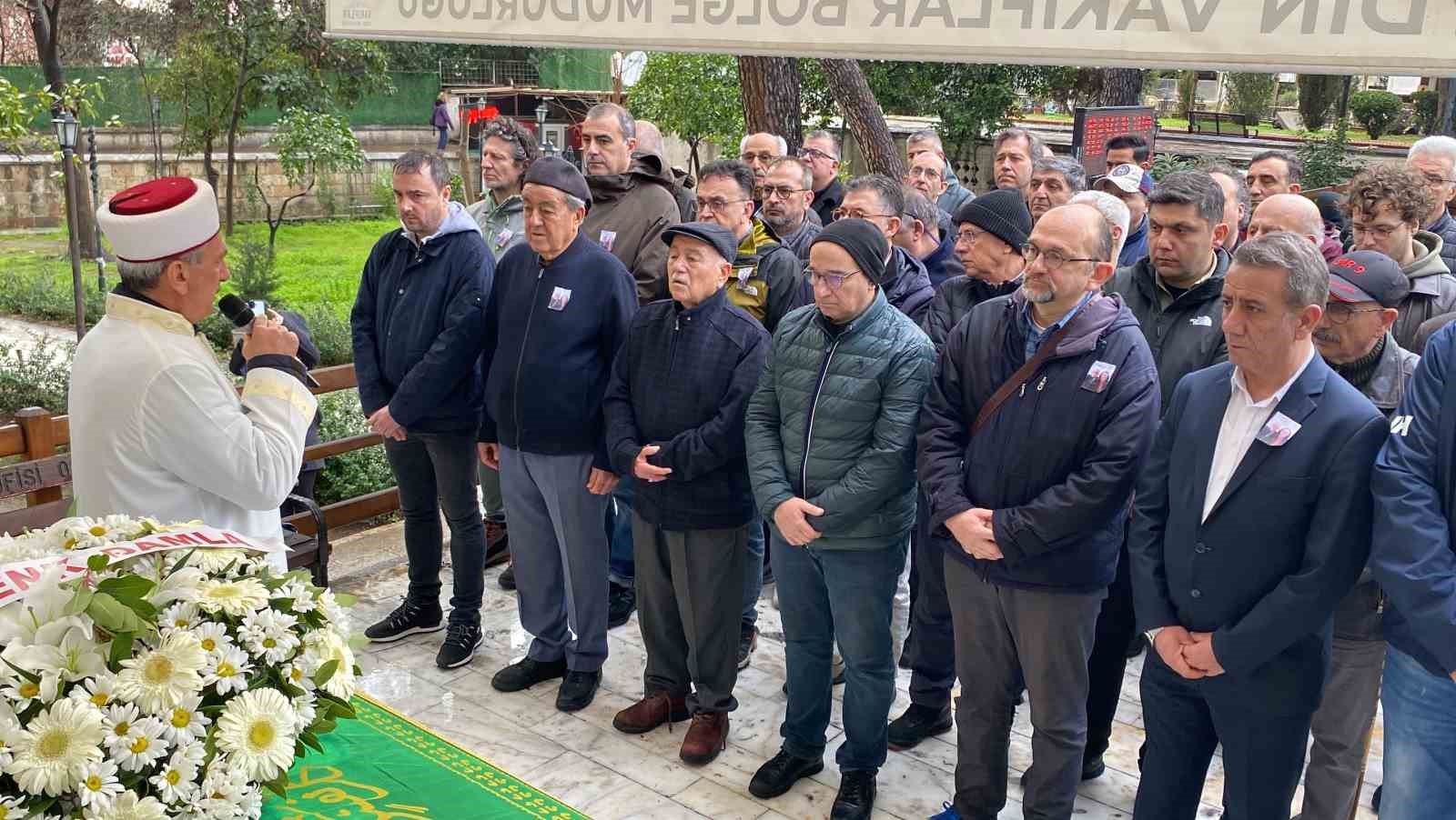 bicaklanarak oldurulen yasli cift son yolculuklarina ugurlandi 4 LZmyV3Ep