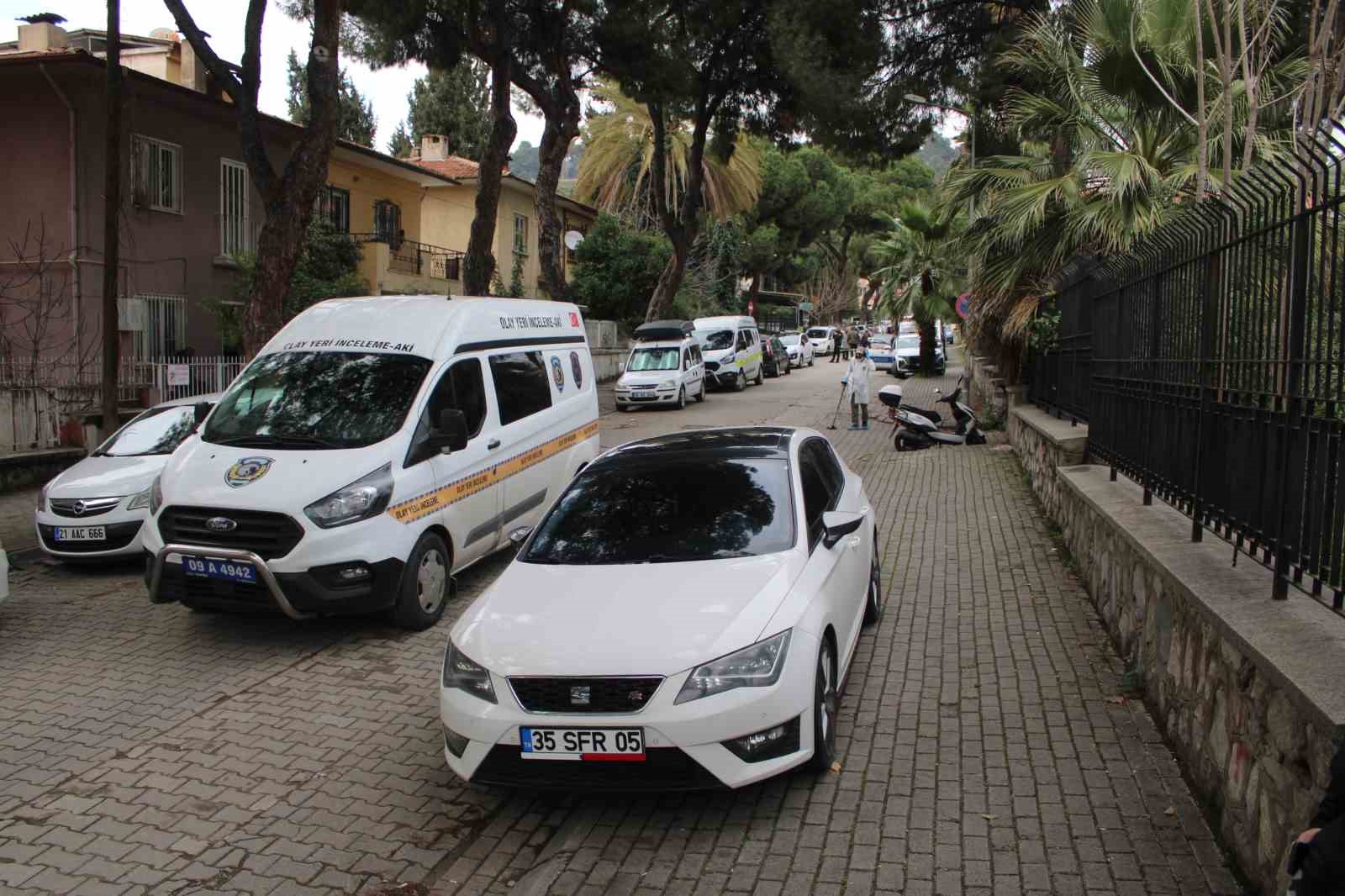 bicaklanarak oldurulen yasli ciftin evinde incelemeler suruyor 1 WcSIOCsO