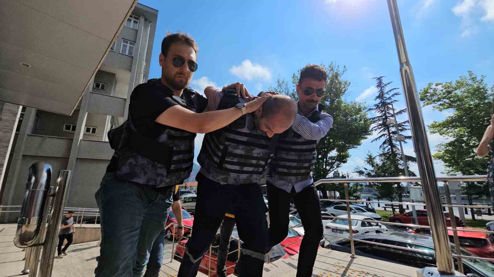 bicakli kavgada arkadasini olduren zanli tutuklandi 0 J5kOrn5r