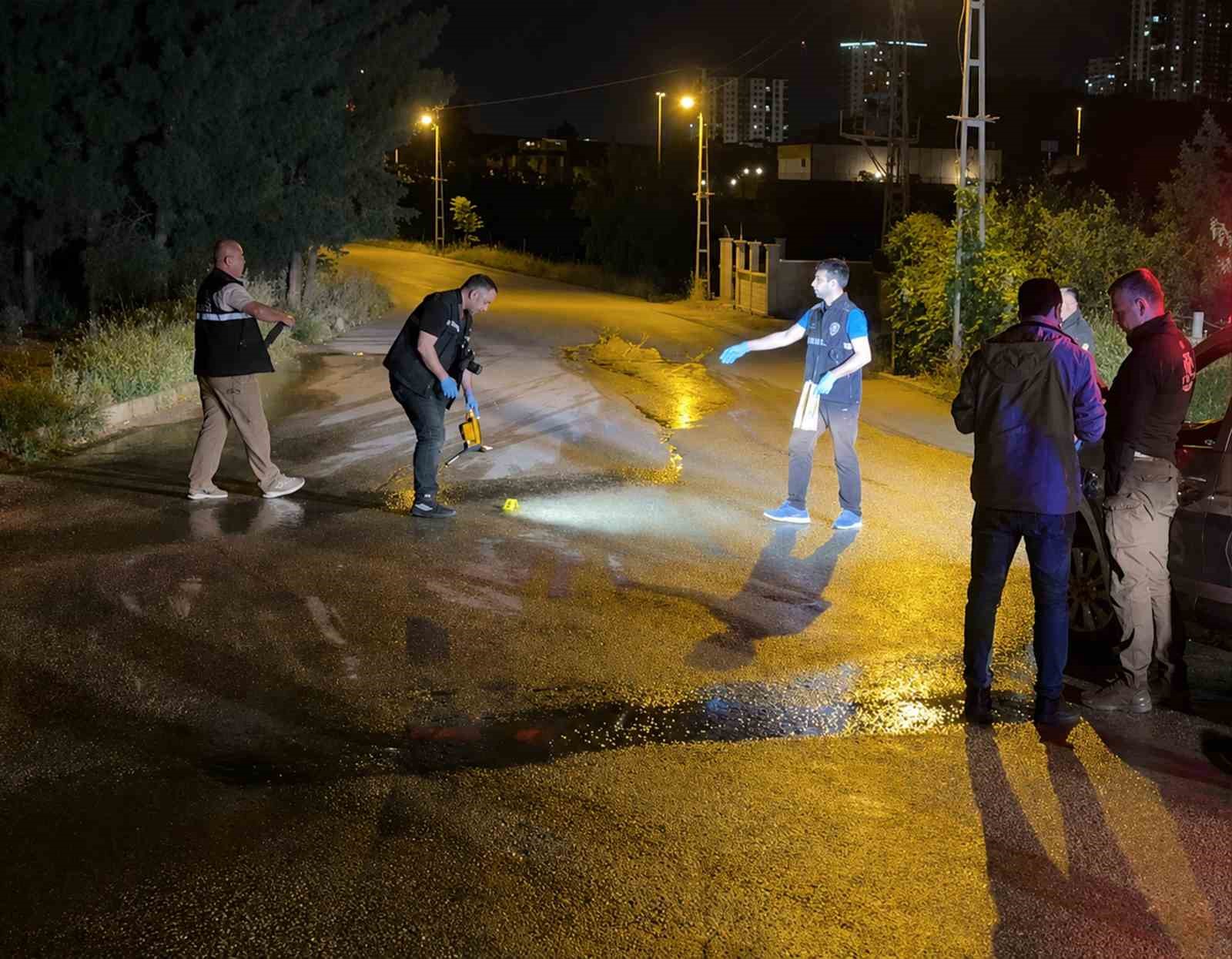 bicakli kavgada kan akti 2 arkadas agir yaralandi 1 hyesfplX