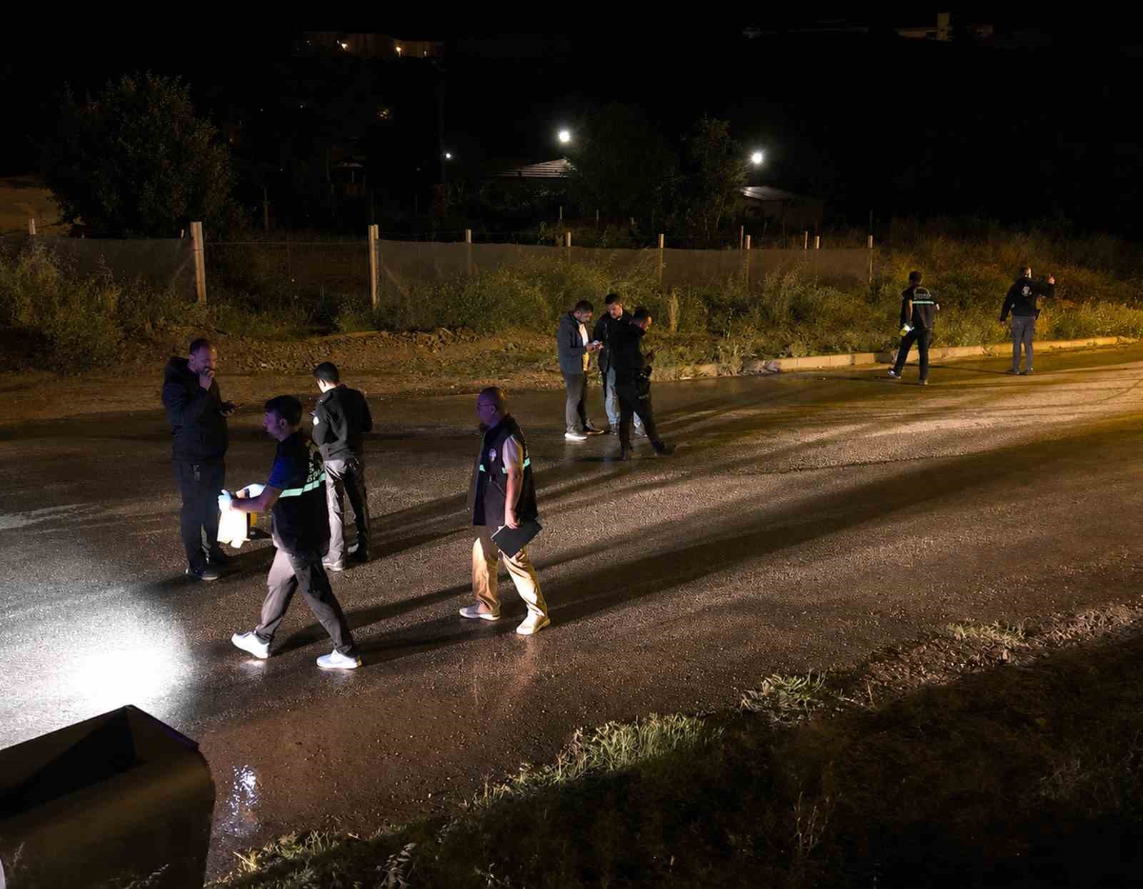 bicakli kavgada kan akti 2 arkadas agir yaralandi 2
