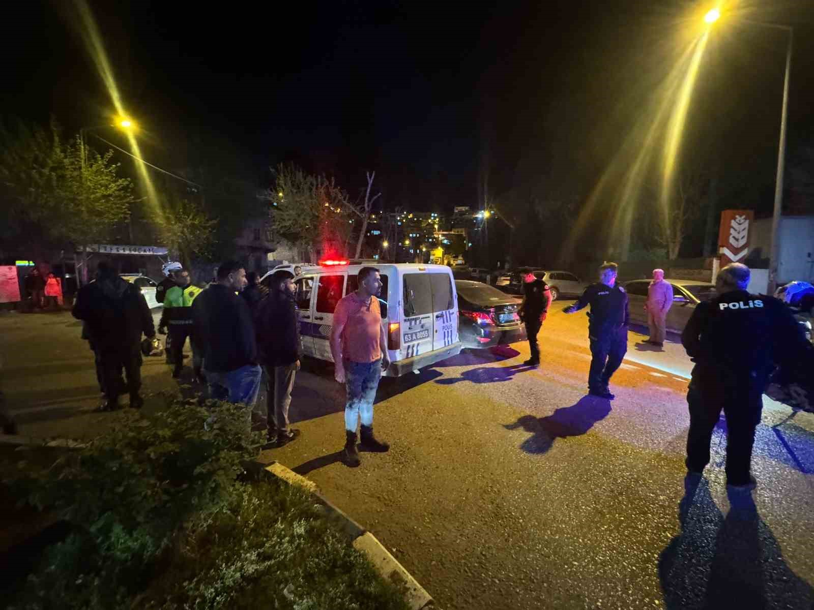 bicakli kavgayi polis havaya ates acarak sonlandirdi 0 1TG4n52M