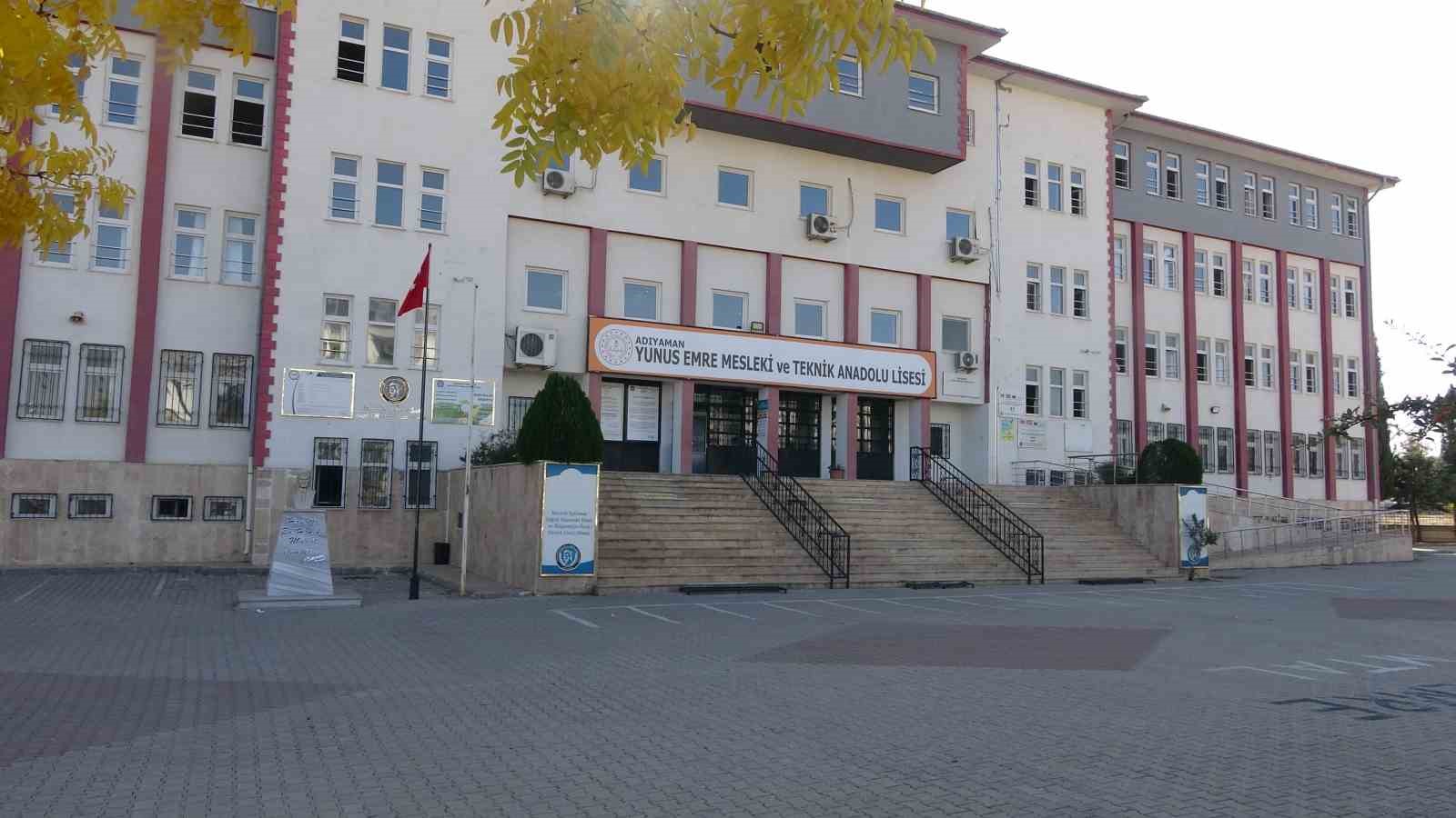 bicakli sahis sokakta karsilastigi 2 cocugu yaraladi 4 GP9ngPqQ
